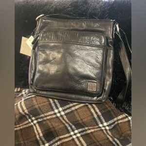 Giani Bernini- Italian Leather Solutions Series black Purse.